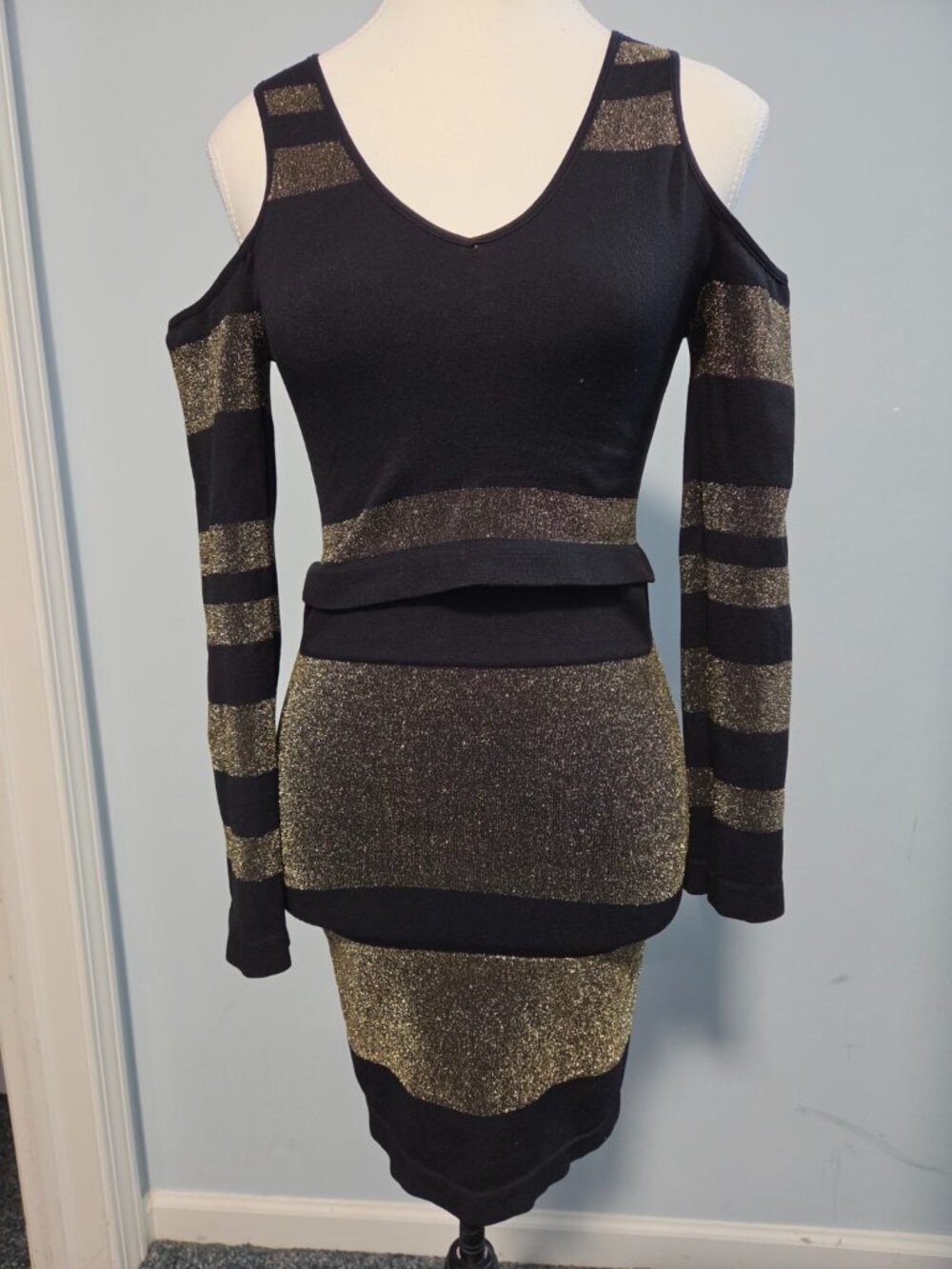 bebe Black & Gold Metallic 2 Piece Skirt Set NWT Size M
